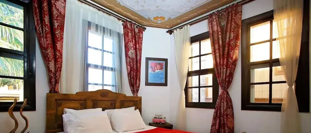 Old House Pub Hotels