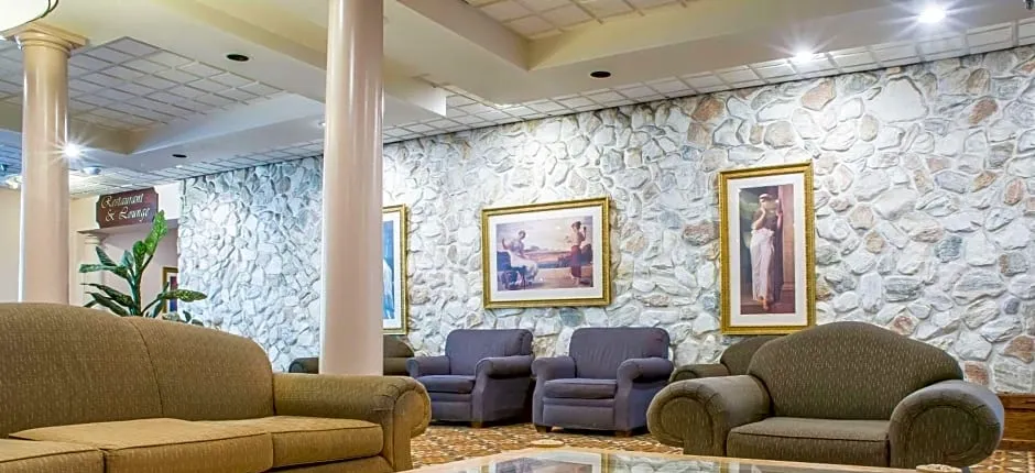 Quality Inn & Suites Palm Island Indoor Waterpark