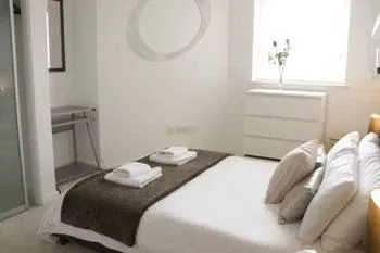 Brighton Getaways-Super Central Apt