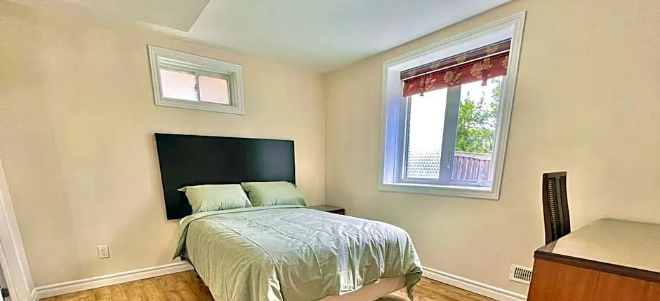 Cozy Richmond Hill Homestay