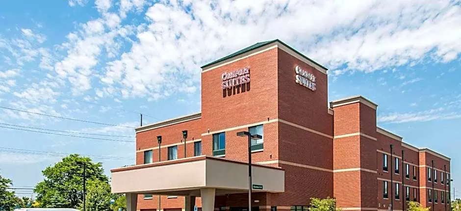 Comfort Suites Canton - Detroit