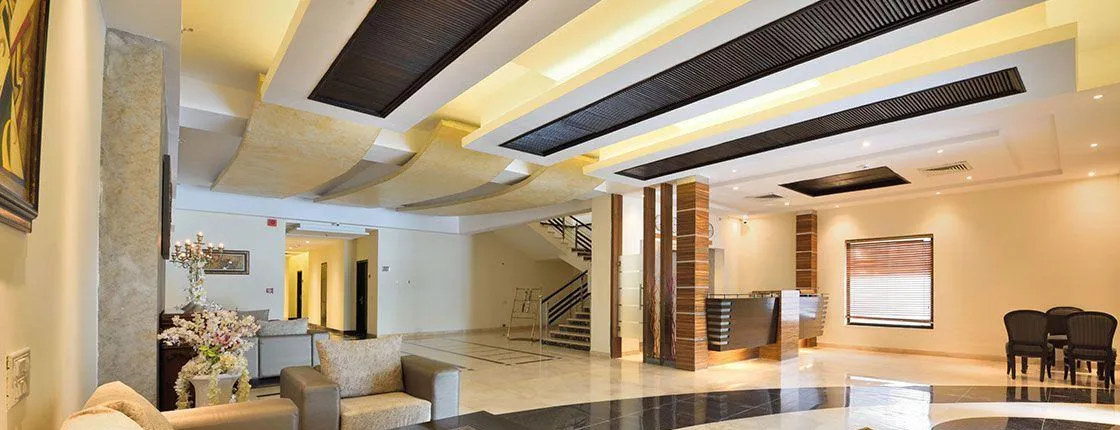 Glitz Westend Inn