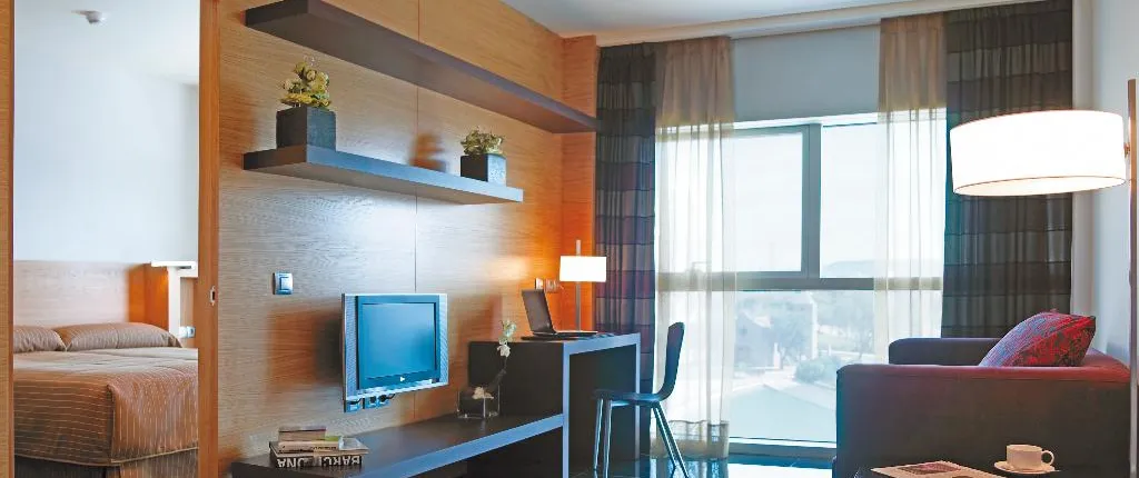 HESPERIA FIRA SUITES