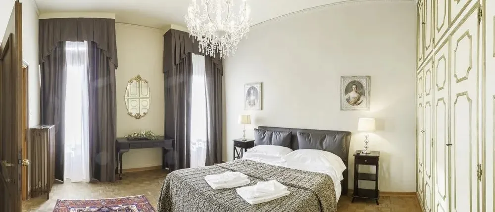 San Marco Luxury Canal View Apartments