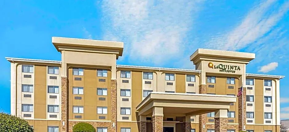 La Quinta Inn & Suites by Wyndham Midwest City - Tinker AFB