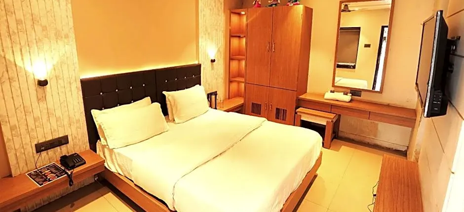 Hotel Mamta Palace, 500 meters from nakki lake