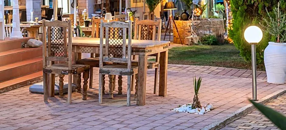 Nikos Apartments