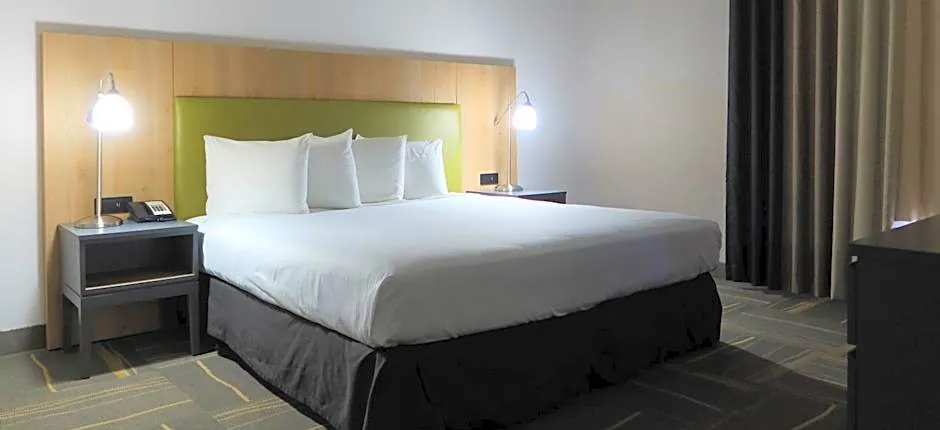GreenTree Inn Phoenix Sky Harbor