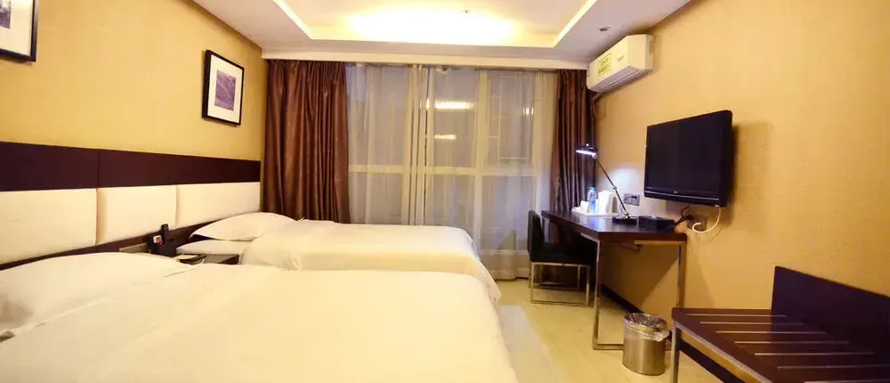 Jiashiting Hankou Railway Station Hotel