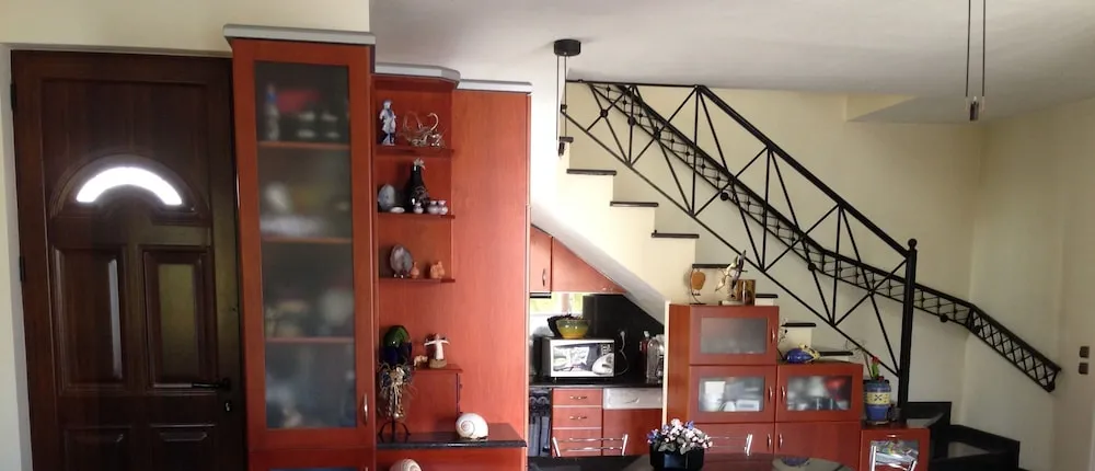 Dimitri's Guesthouse
