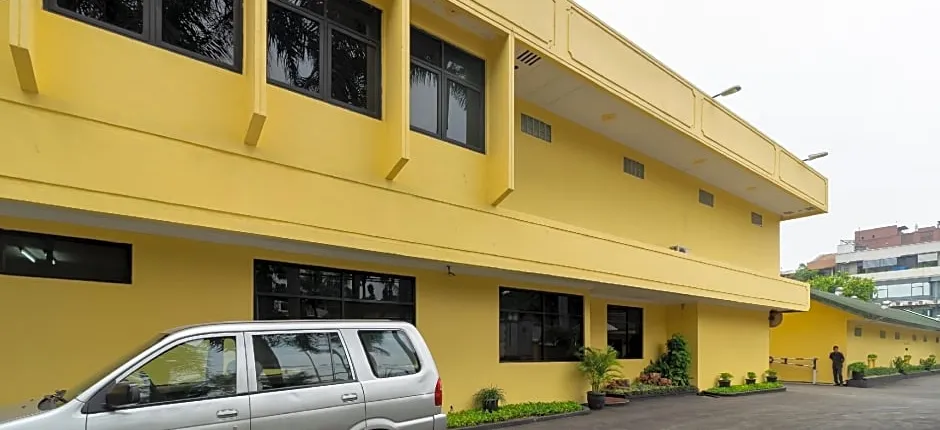 RedDoorz Plus near Ancol