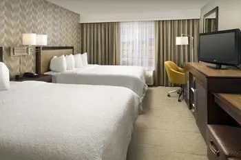 Hampton Inn Kansas City-Village West