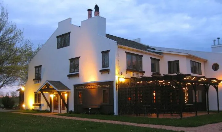 Settlement Courtyard Inn & Lavender Spa