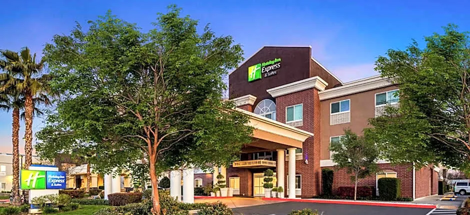 Holiday Inn Express & Suites Sacramento NE Cal Expo By IHG