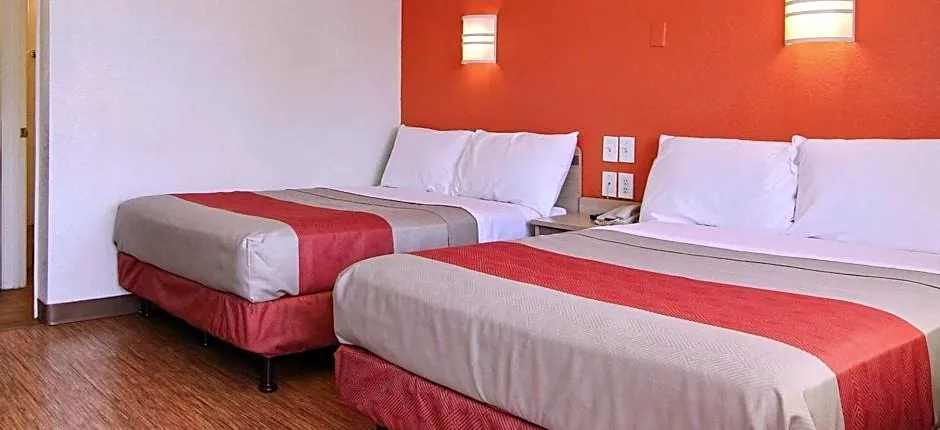 Motel 6-Bismarck, ND