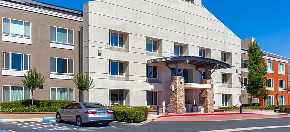 Holiday Inn Express & Suites Elk Grove West I-5 By IHG