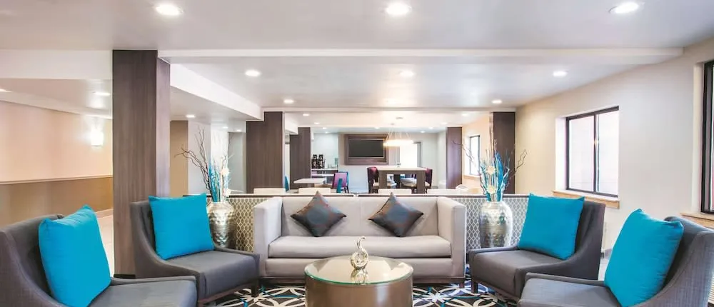 La Quinta Inn & Suites by Wyndham Cincinnati NE - Mason