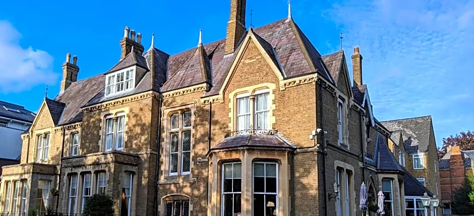 Cotswold Lodge Hotel
