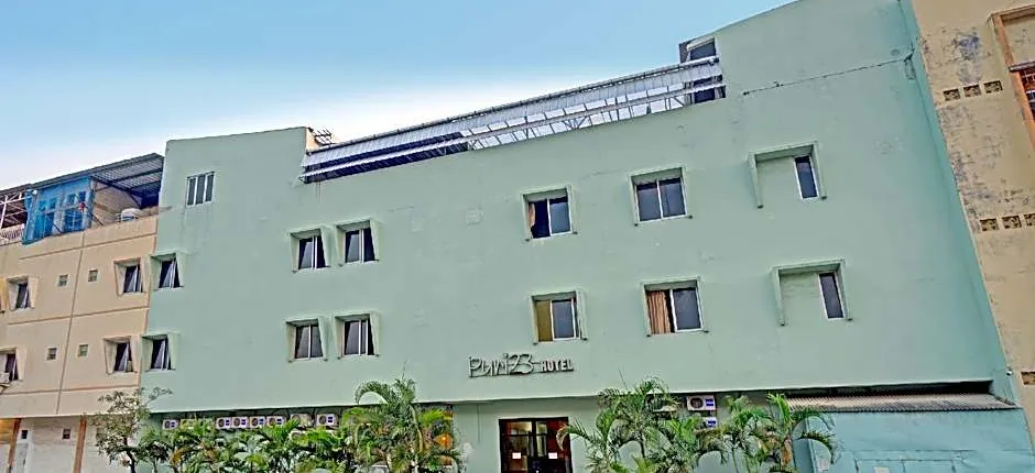 OYO 92636 Paris Garden