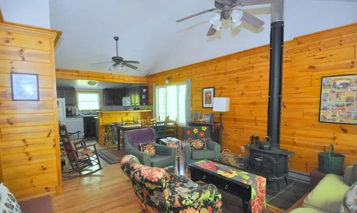 Cabin at Sleepy Creek Charming Cabin