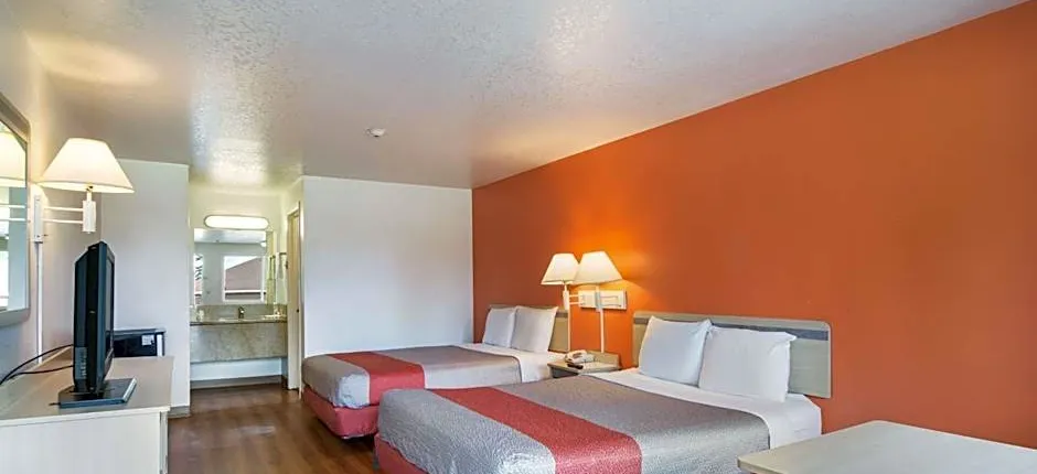 Motel 6-Vancouver, WA