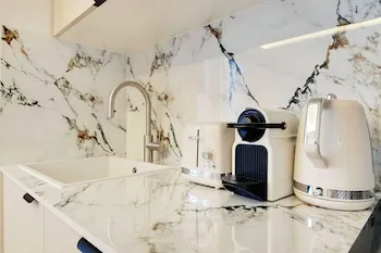 Cosy Apartment 2br/6p Faubourg-du-roule, Paris