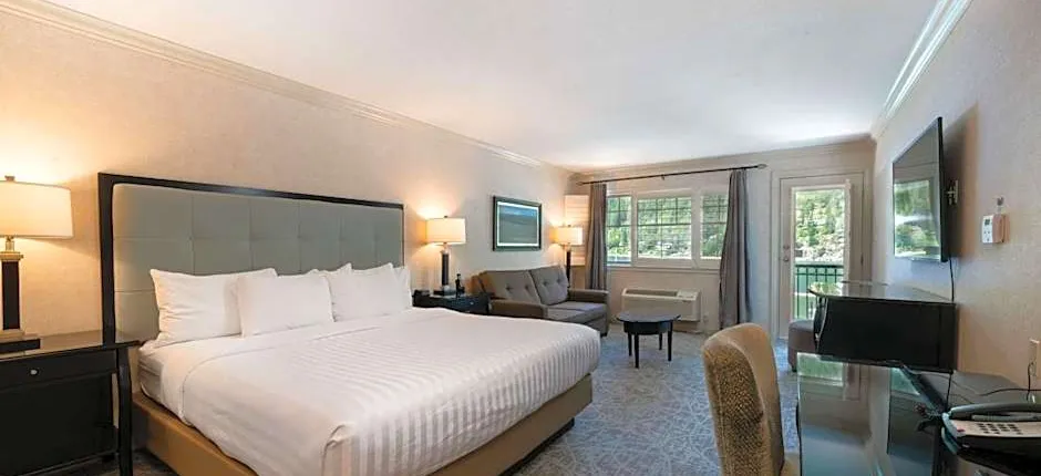 Prestige Lakeside Resort, WorldHotels Elite