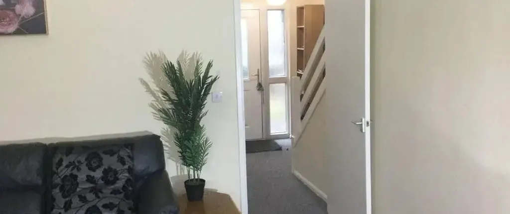 Nice Residential Within Easy Reach to Town