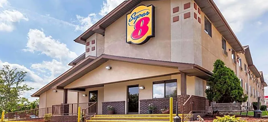 Super 8 by Wyndham Dunbar/Charleston Area