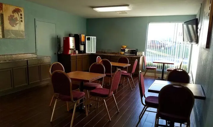 Sky Palace Inn & Suites Wichita East