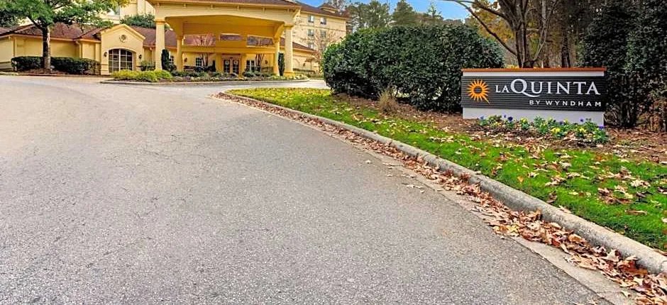 La Quinta Inn & Suites by Wyndham Raleigh Crabtree