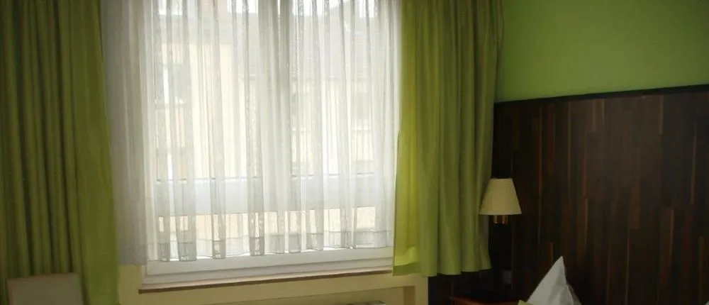 Home Hotel