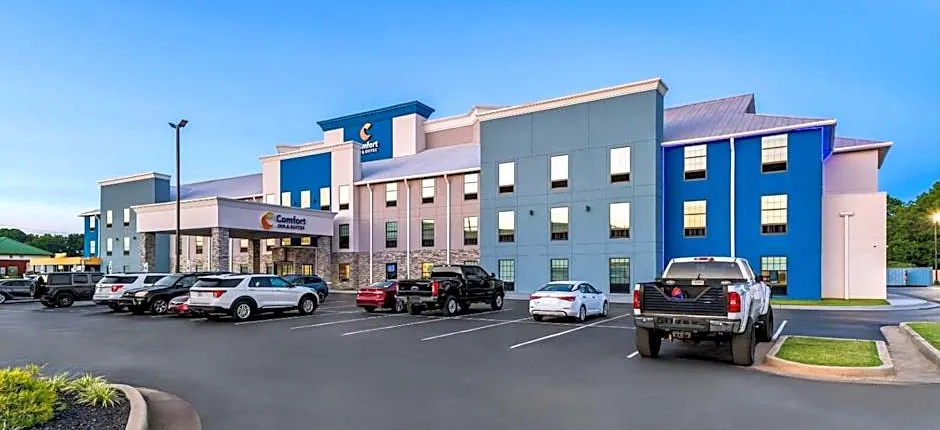 Comfort Inn & Suites River City Decatur