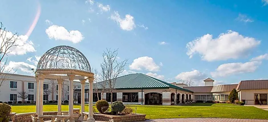 Clarion Inn Elmhurst - Oak Brook Near I-88, I-290, I-294