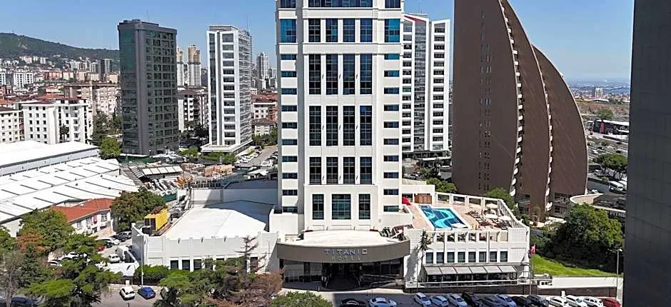 Titanic Business Kartal