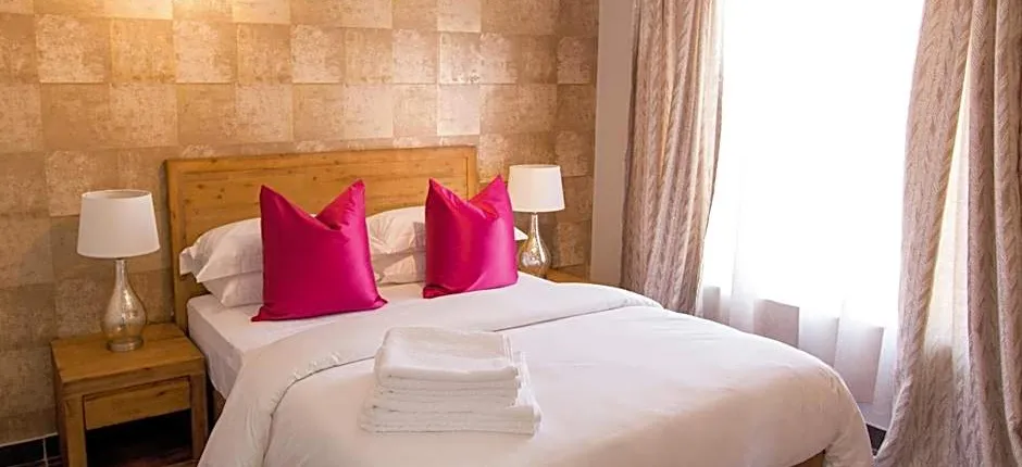 3 Lux Suites