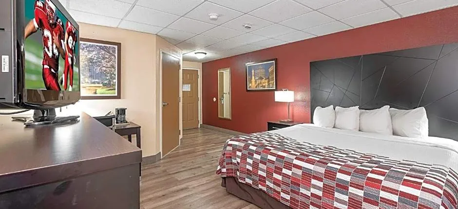 Red Roof Inn & Suites Macon