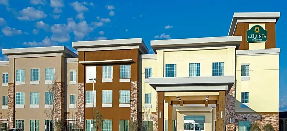 La Quinta Inn & Suites by Wyndham Fort Worth West I-30