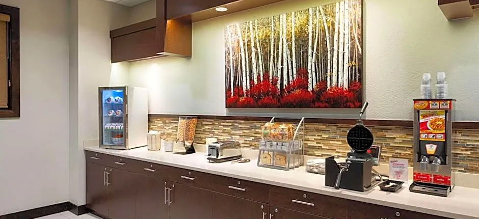 Super 8 by Wyndham Conrad