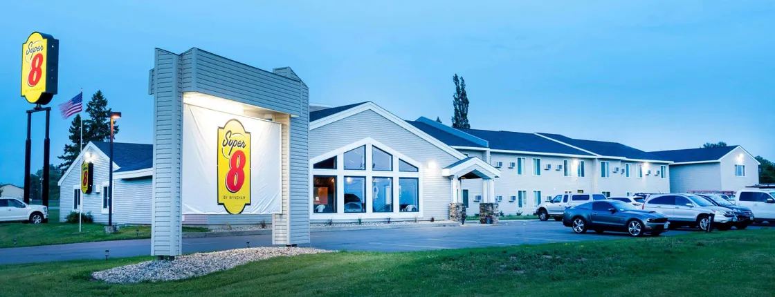 Super 8 by Wyndham Glenwood