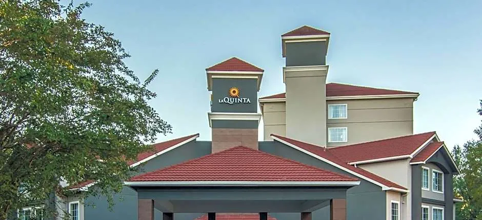 La Quinta Inn & Suites by Wyndham Atlanta Perimeter Medical Center