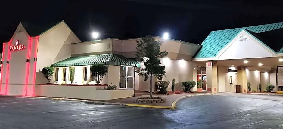 Ramada by Wyndham & Suites Warner Robins