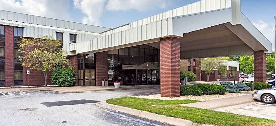 Ramada by Wyndham Bettendorf