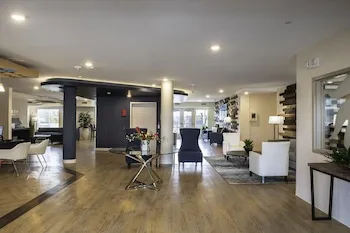 WaterWalk Extended Stay by Wyndham Kansas City - Overland Pk