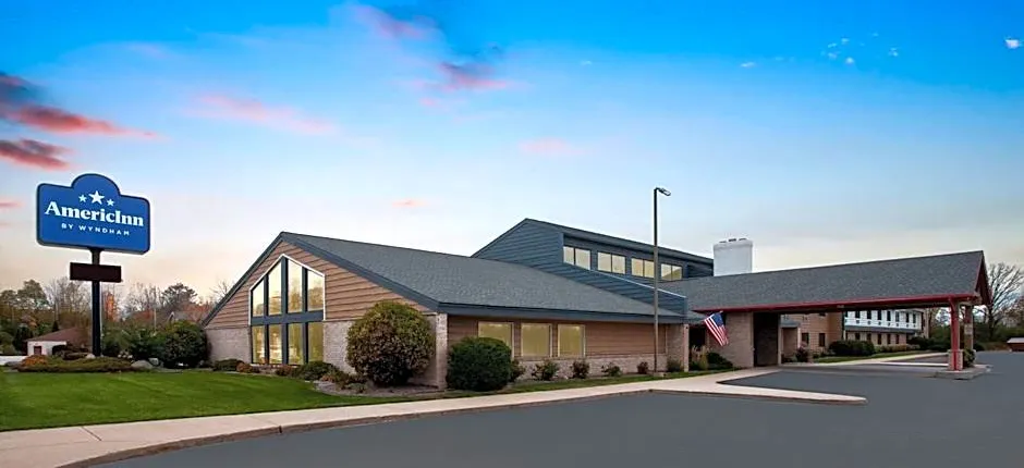 AmericInn by Wyndham Green Bay West