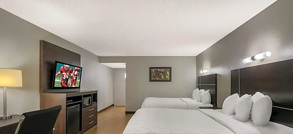 Red Roof PLUS+ & Suites Knoxville West-Cedar Bluff