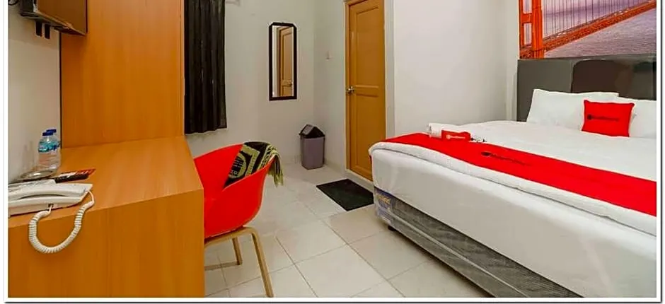 RedDoorz near JIEXPO Kemayoran 2