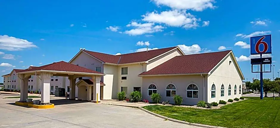 Motel 6 Omaha - IAT West