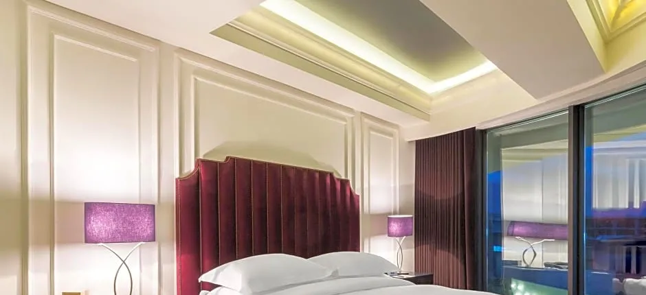 DoubleTree by Hilton Hotel Izmir Airport