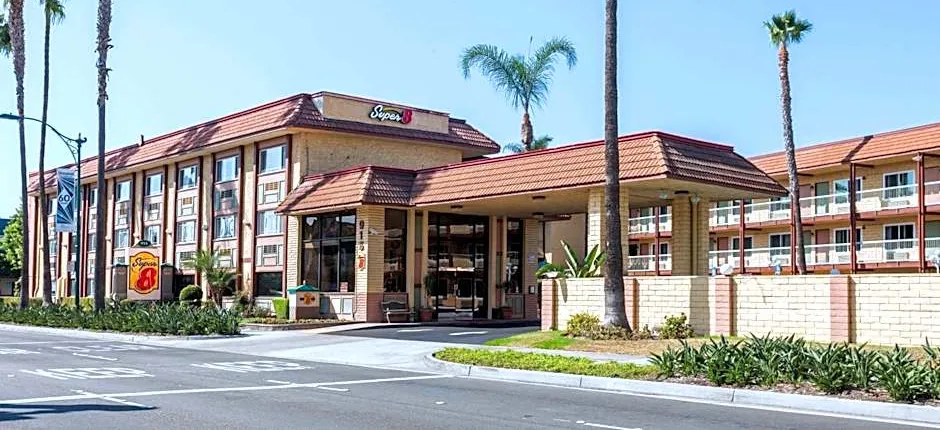 Super 8 by Wyndham Anaheim/Disneyland Drive